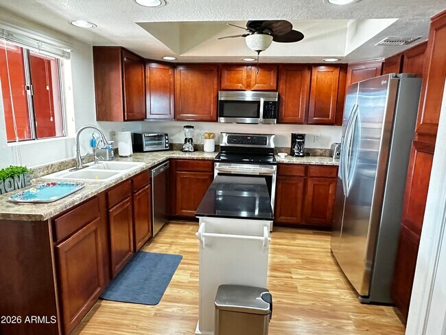 Building Photo - 12222 N Paradise Vlg Pkwy S