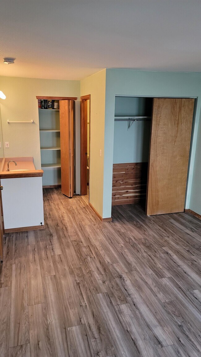 Building Photo - 4555 Sentinel Rock Terrace