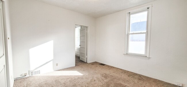 Building Photo - Bountiful City Office Space or residential