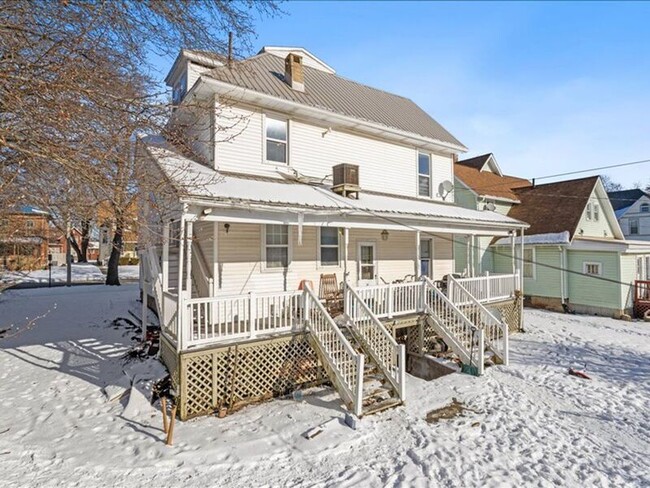 Building Photo - 520 W Bucyrus St