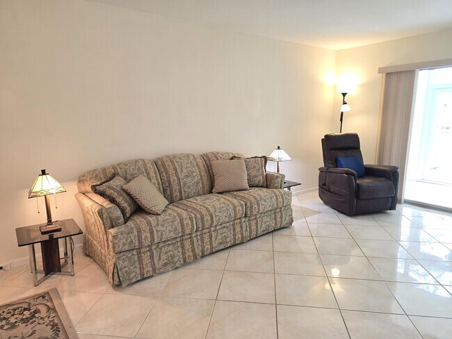 Building Photo - 3403 Bimini Ln