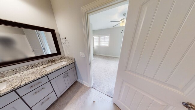 Building Photo - 3855 Academy Dr