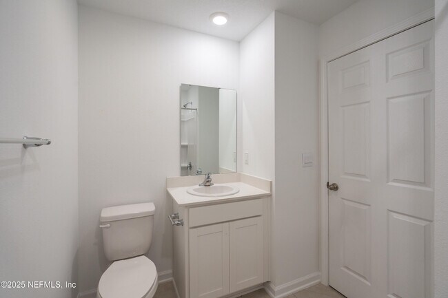 Building Photo - 40 Crisanto Rd