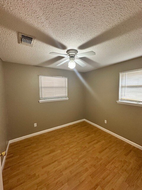 Building Photo - 721 N Bristow Ave