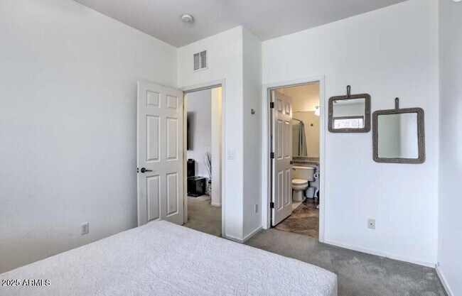 Building Photo - 8801 W Palmaire Ave