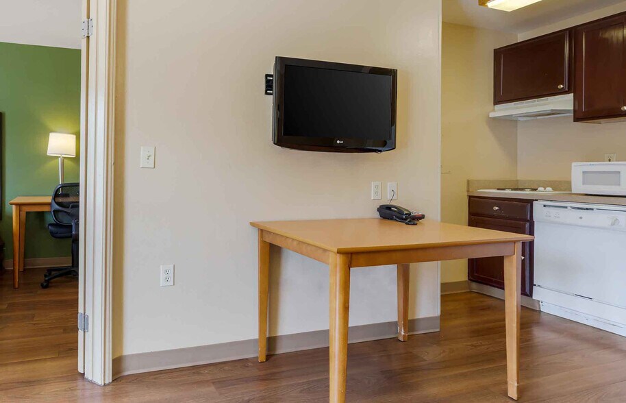 Building Photo - Furnished Studio-Atlanta - Alpharetta - No...
