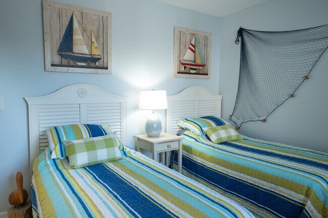 Building Photo - OFF-SEASON FURNISHED MONTHLY RENTAL STARTI...