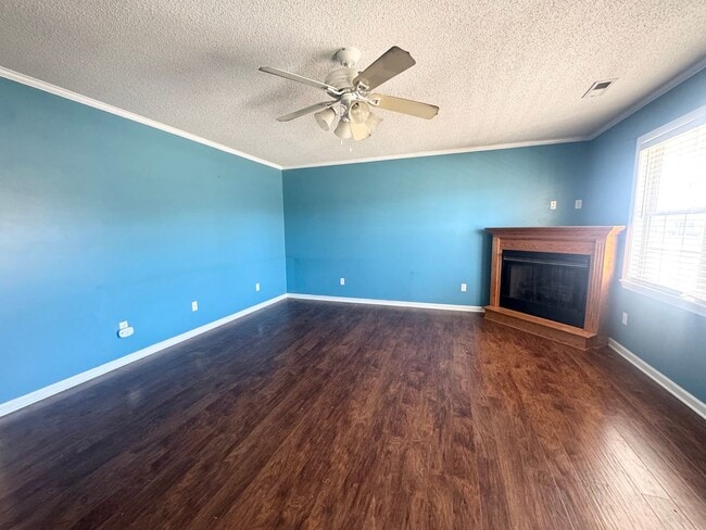 Building Photo - 200 Dramtree Dr