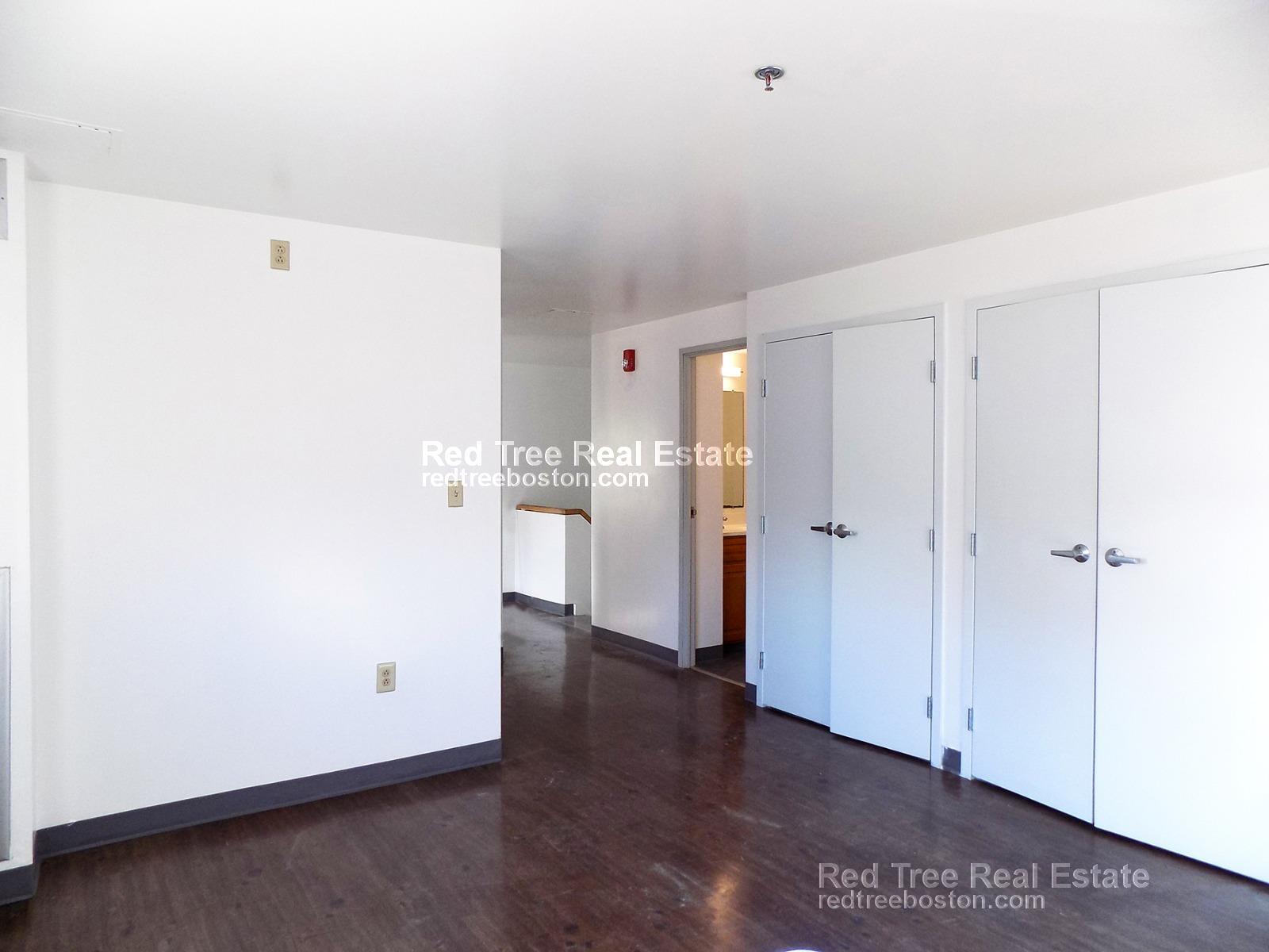 Building Photo - 1 Pine St