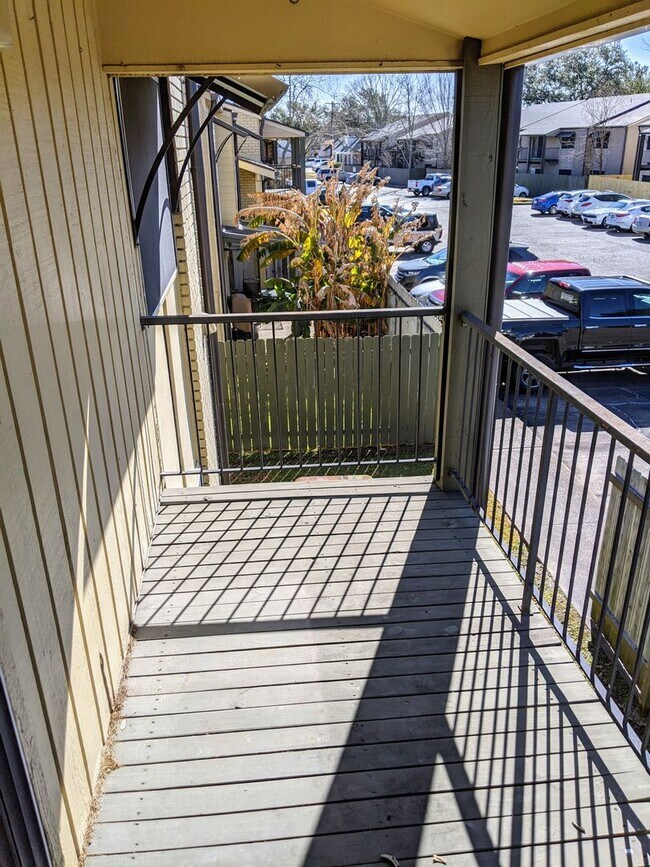 Building Photo - Greenbriar Condo for Rent!!!