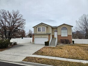 Building Photo - Newly Remodeled 4 Bd 3 Ba Home in Sandy