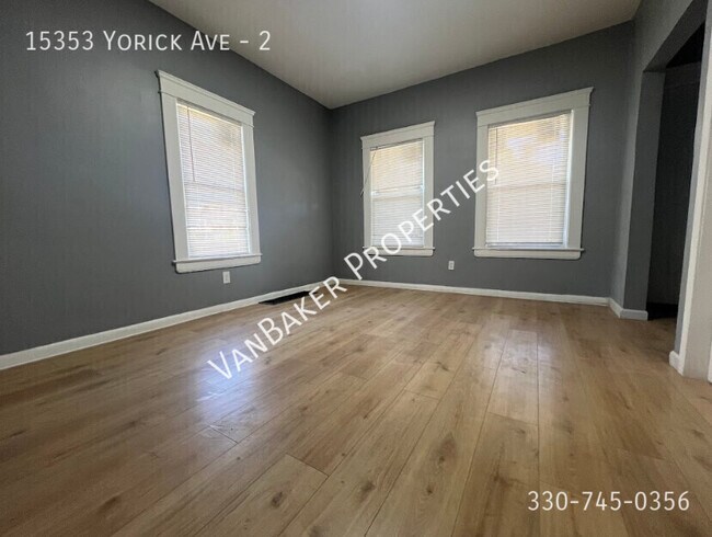 Building Photo - 15353 Yorick Ave
