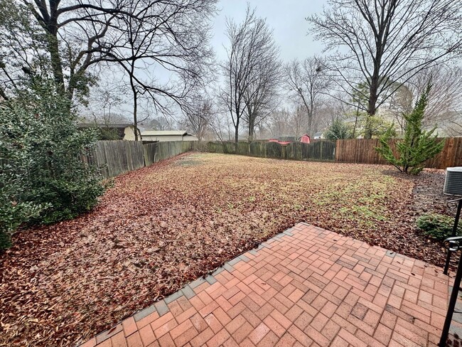 Building Photo - Beautifully Remodeled Brick Rancher