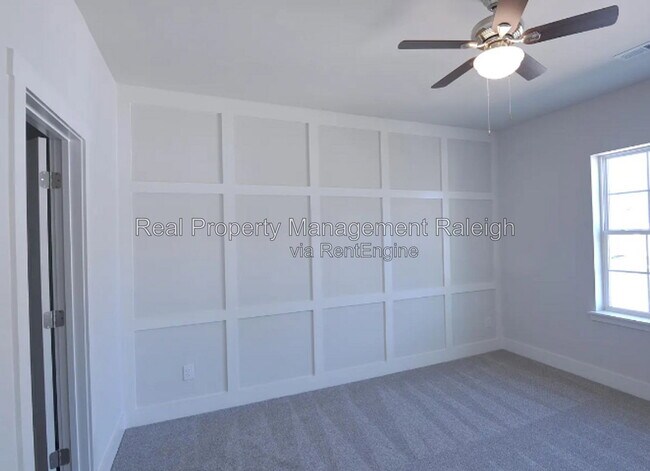 Building Photo - 802 Laurel Gate Dr