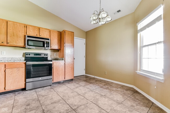 Building Photo - 2736 Woodfield Blvd