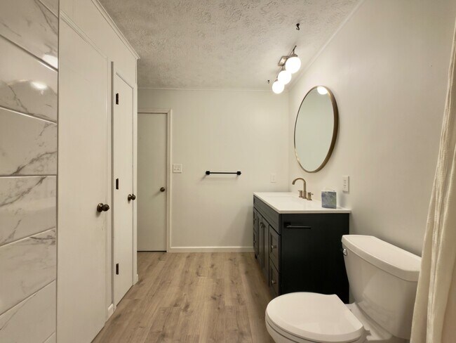 Building Photo - 295 Dogwood