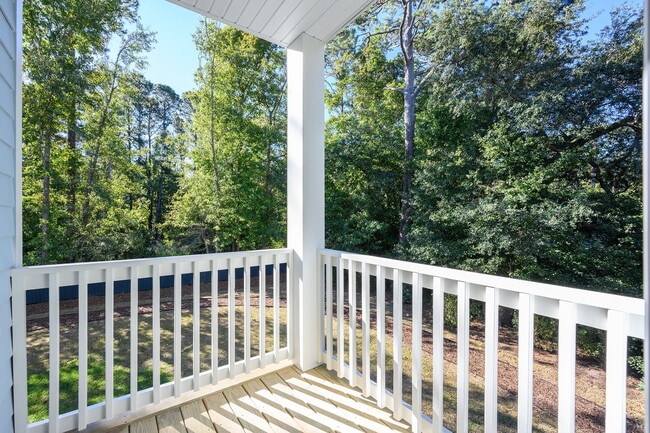 Building Photo - Luxury Four Bedroom Townhome on Hilton Head Island!