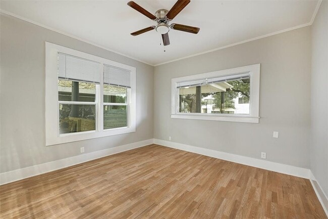 Building Photo - 2511 San Gabriel St