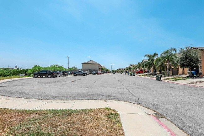 Building Photo - 5609 Montevista Dr