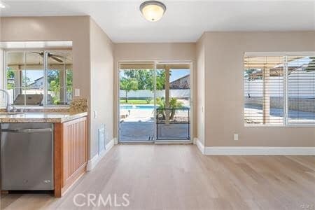 Building Photo - 422 Tartan Way