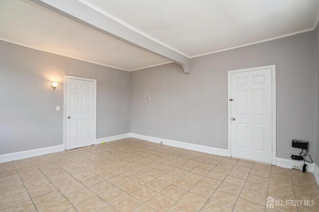 Building Photo - 309 Hall Ave