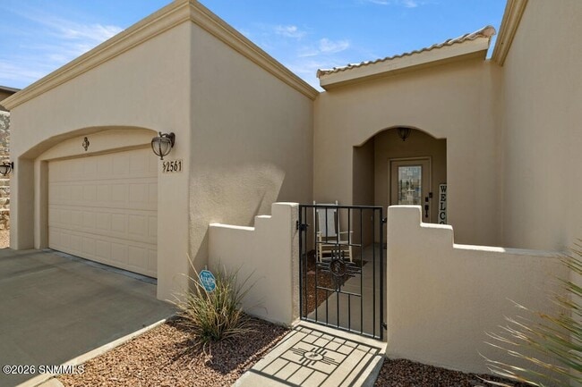 Building Photo - 2561 Desert Cove Pl