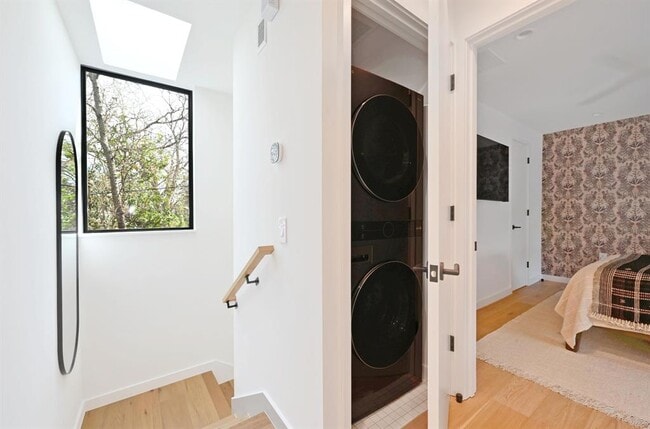 Building Photo - 1709 Willow St