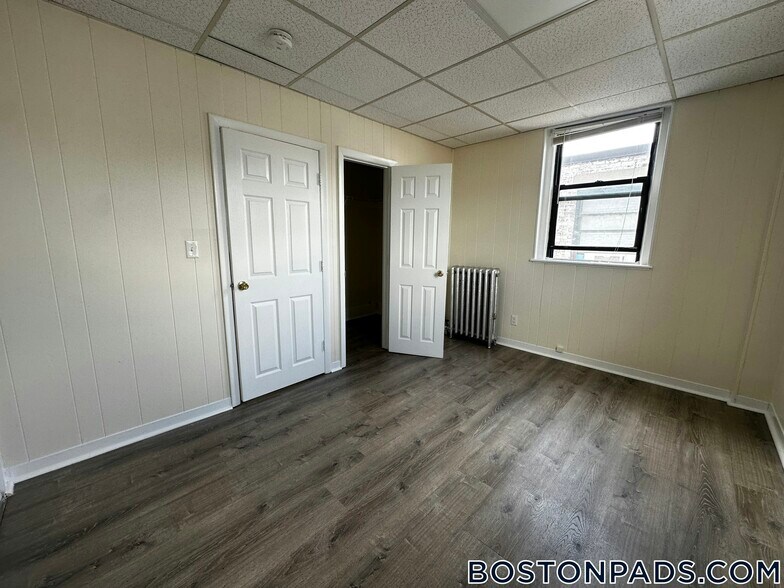 Building Photo - 439 Cambridge St