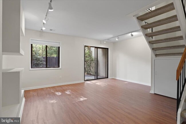 Building Photo - 2208 Cartwright Pl