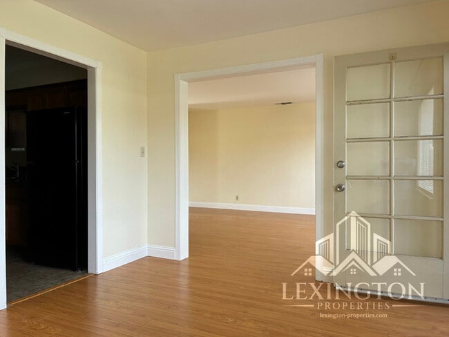 Building Photo - Wonderful, 3BD/2BA, Home off Bell St. and ...