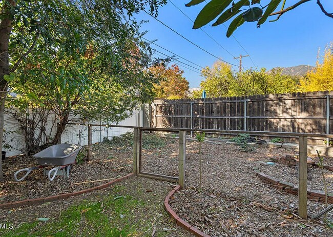 Building Photo - 1579 N Harding Ave