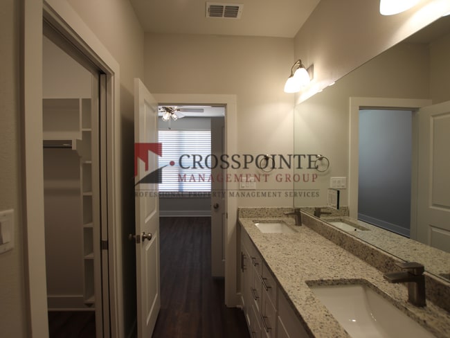 Building Photo - Luxury 3 Bedroom 2 Bath Townhomes in Bullard ISD!