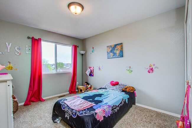 Building Photo - 4038 Pronghorn Meadows Cir