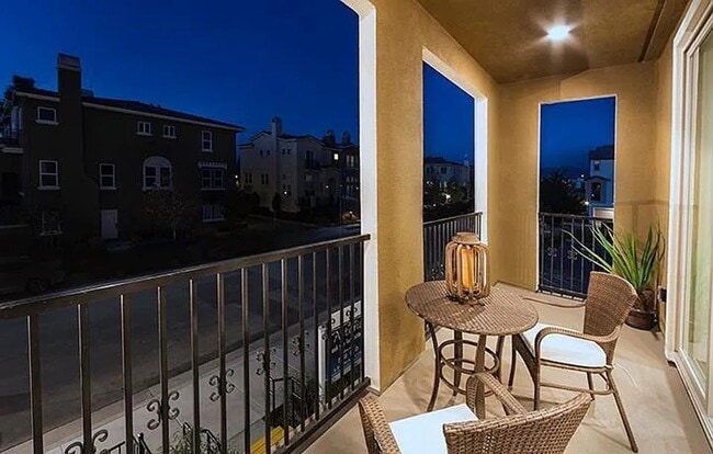 Building Photo - SAN JOSE - Tri-Level Spacious 4-Bedroom To...
