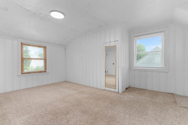 Building Photo - Welcome to this charming home located in t...