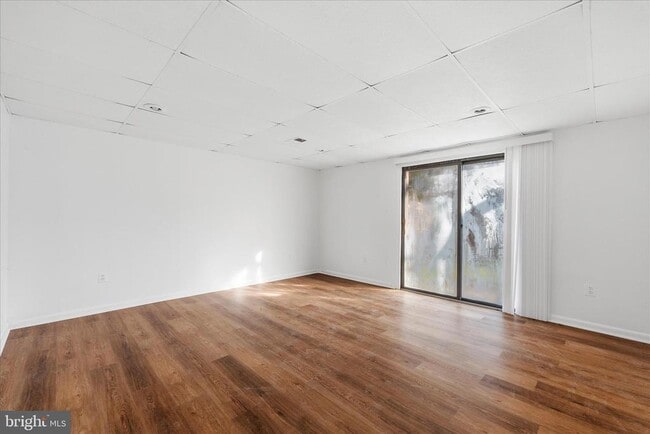 Building Photo - 6911 Cipriano Woods Ct