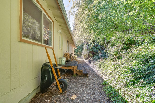 Building Photo - 131 N Mardell Ave