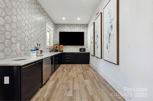 Building Photo - 12620 Toscana Way