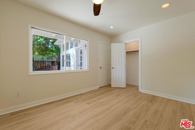 Building Photo - 22750 Clarendon St