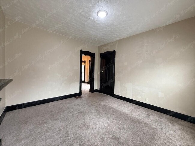 Building Photo - 227 James St