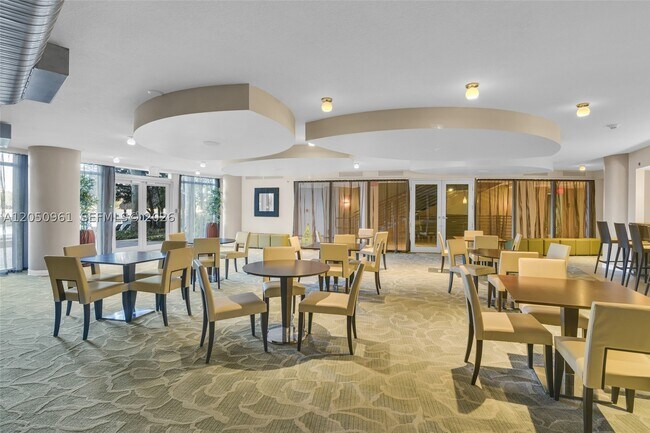 Building Photo - 2681 N Flamingo Rd