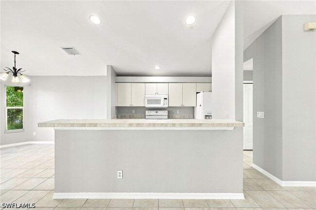 Building Photo - 25925 Pebblecreek Dr