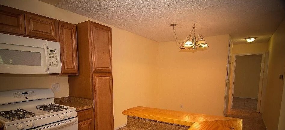 Building Photo - 2436 Bolker Dr