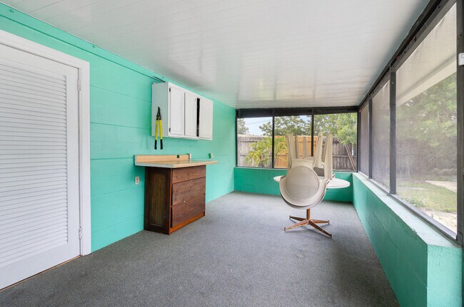 Building Photo - 2125 Smathers Cir S