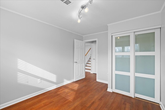 Building Photo - "Spacious 5-Bed split level Gem with Finished Basement & Fireplace on Brompton St, West Springfie...