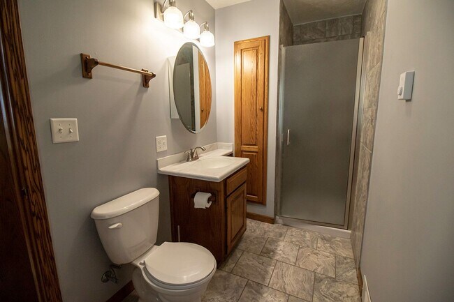 Building Photo - AVAILABLE AUGUST 15TH, 2026 - CHARMING 4 B...