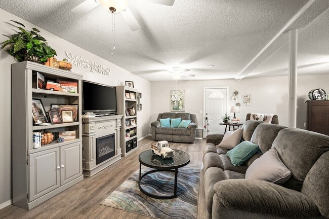 Building Photo - 808 Water View Terrace