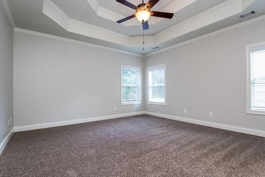 Building Photo - 494 Strawberry Walk