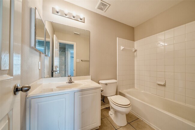 Building Photo - 2907 Hackamore Ln