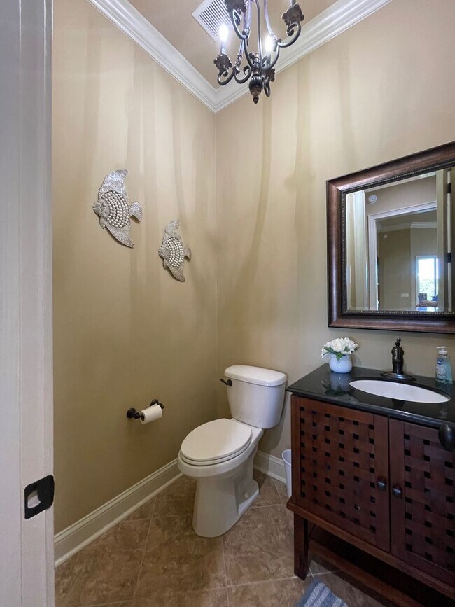 Building Photo - Luxury 3BR/3.5BA + Office in Winding River...
